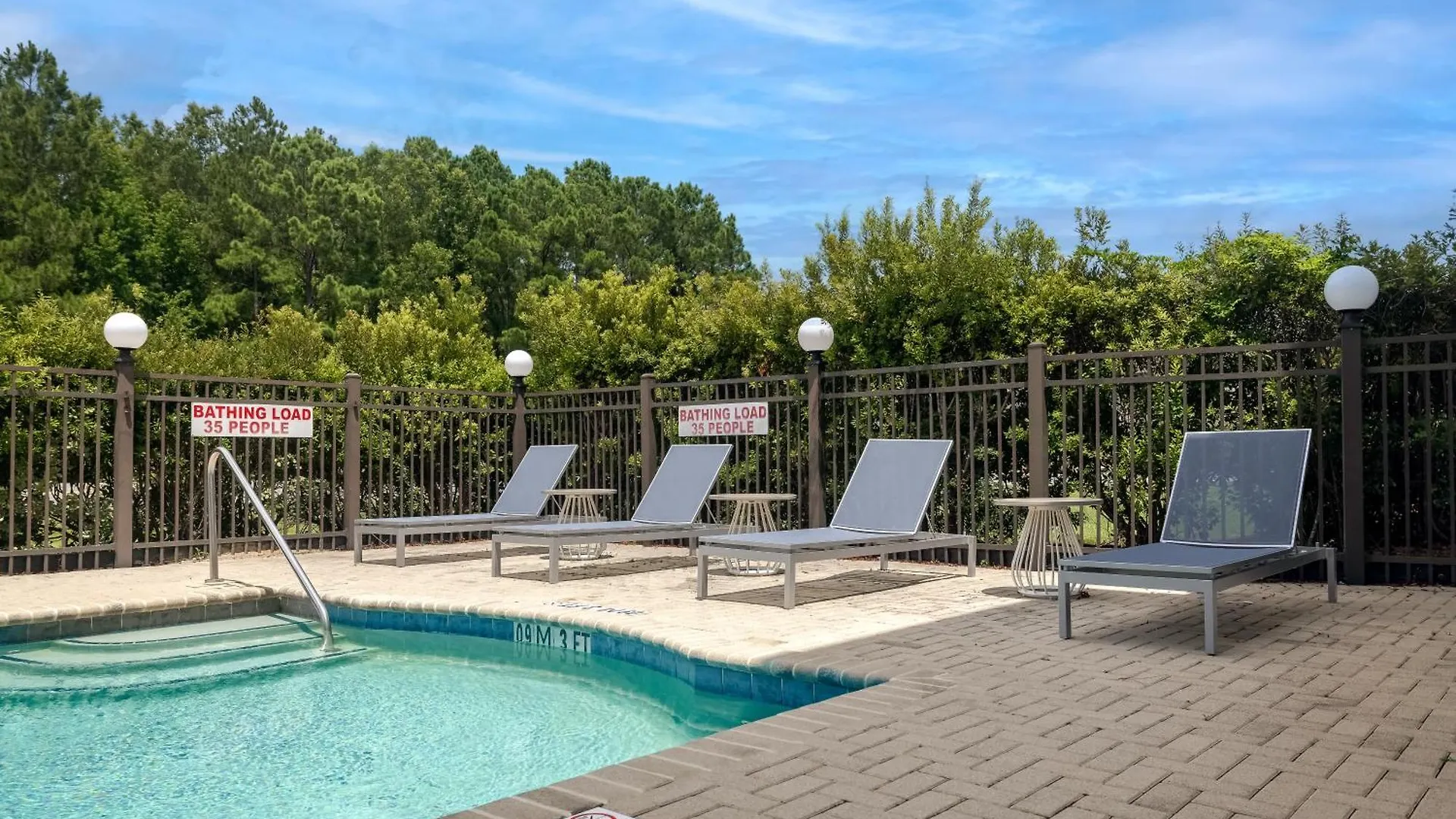 Hotel Spark By Hilton Savannah Airport