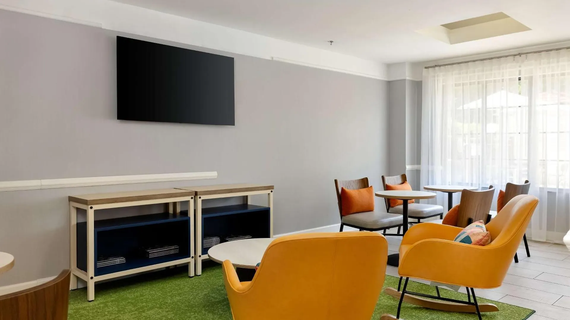 Hotel Spark By Hilton Savannah Airport