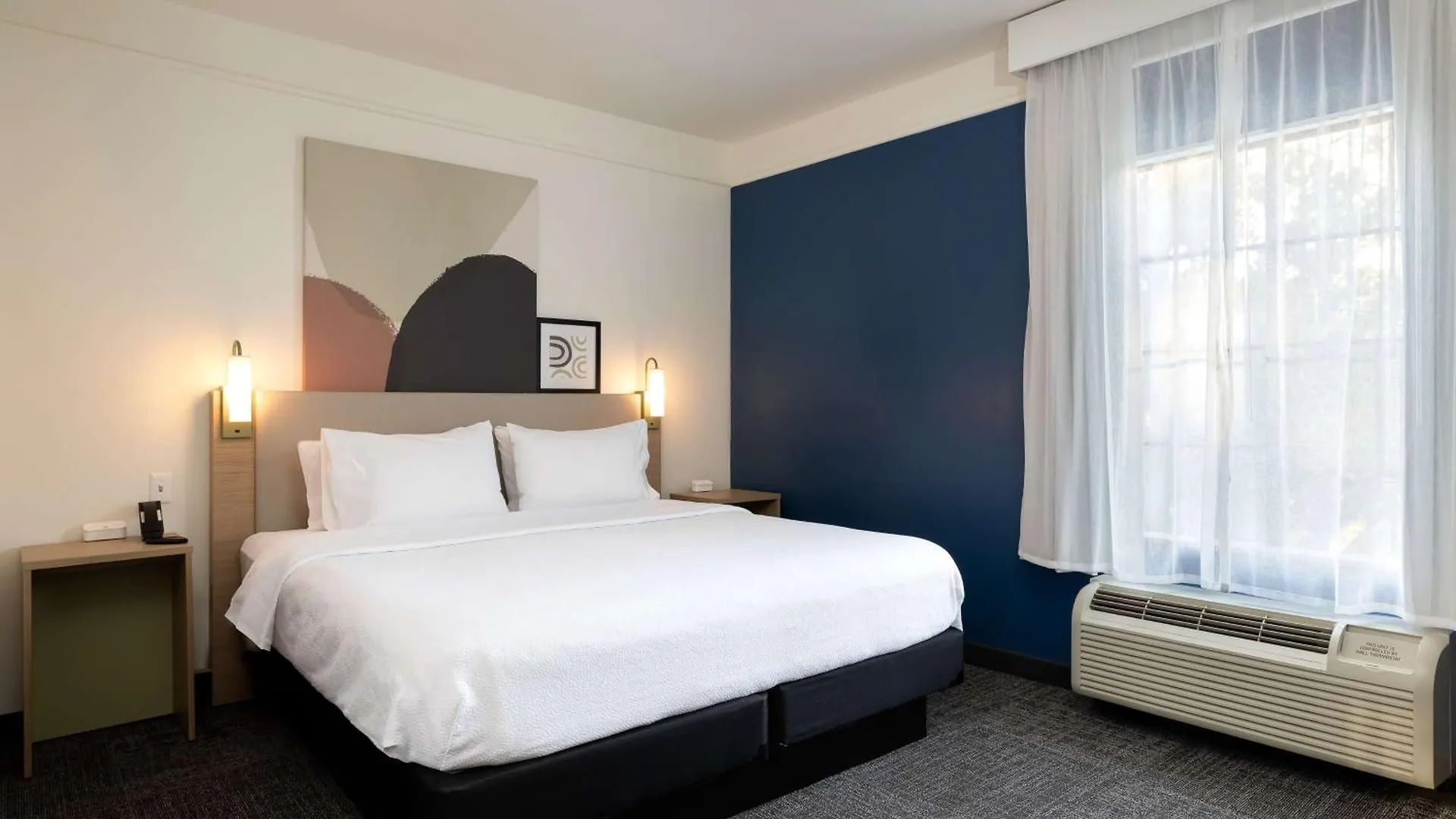 Hotel Spark By Hilton Savannah Airport