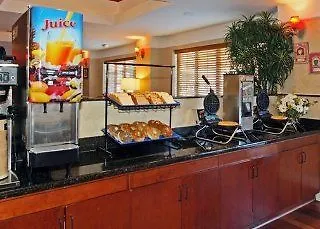 Hotel Spark By Hilton Savannah Airport