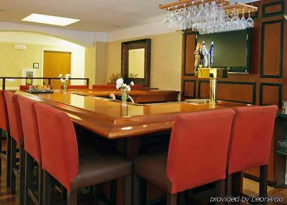 Hotel Spark By Hilton Savannah Airport